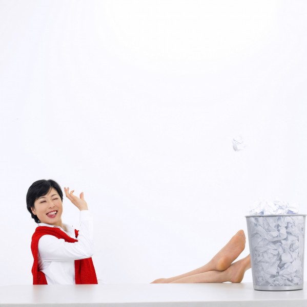 点击大图看下一张：商务女性动作图片