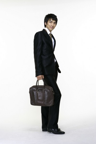 点击大图看下一张:商务人士男性图片