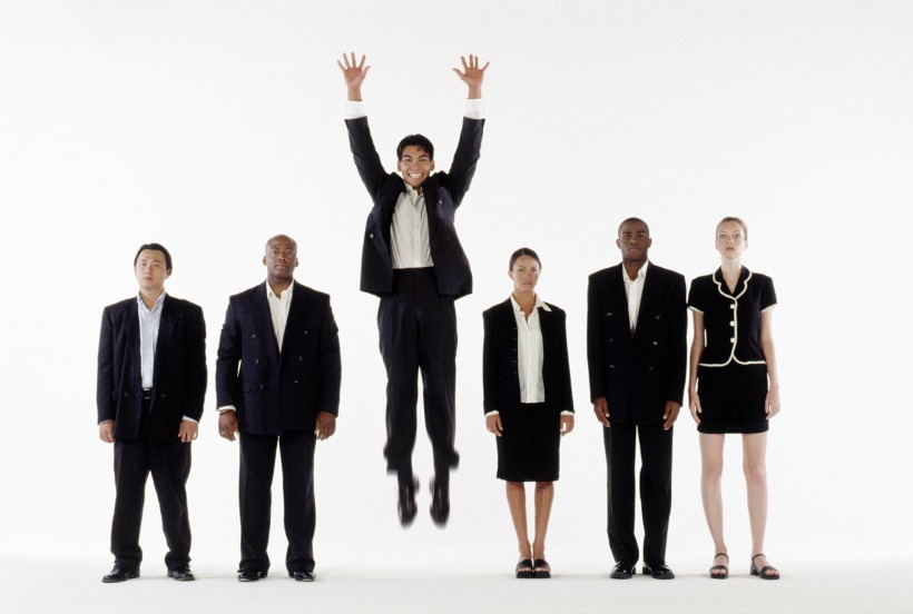 点击大图看下一张：商业人物创意图片