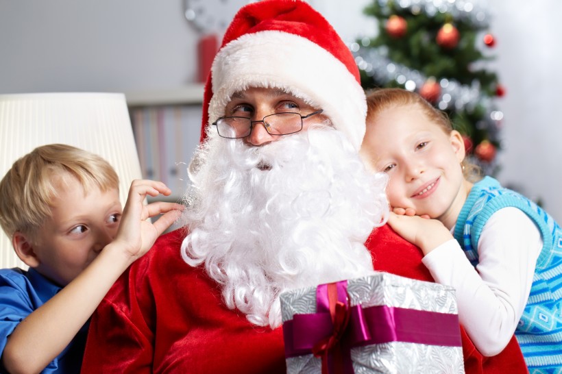 点击大图看下一张：圣诞老人和可爱儿童图片