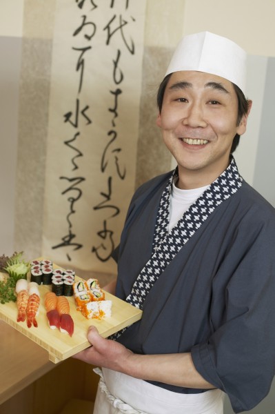 点击大图看下一张：寿司店专业服务图片