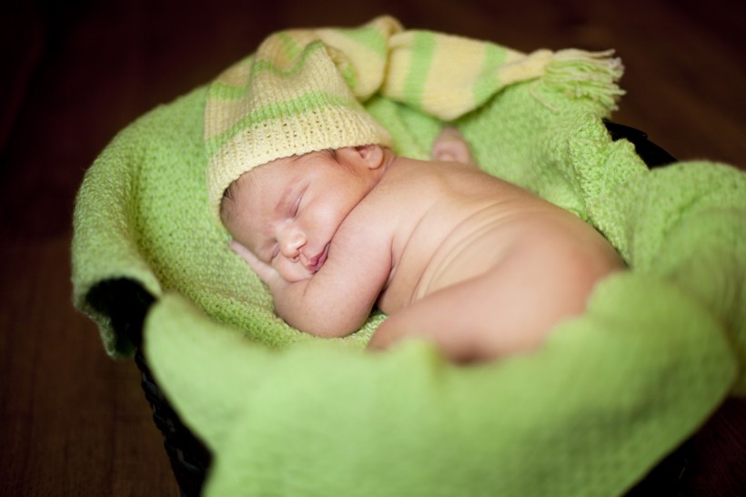点击大图看下一张：熟睡的宝宝图片