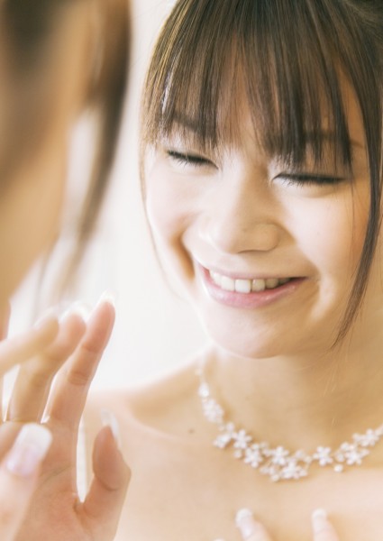 点击大图看下一张：甜蜜婚礼情景图片