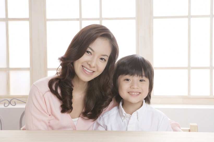 点击大图看下一张：幸福家庭图片