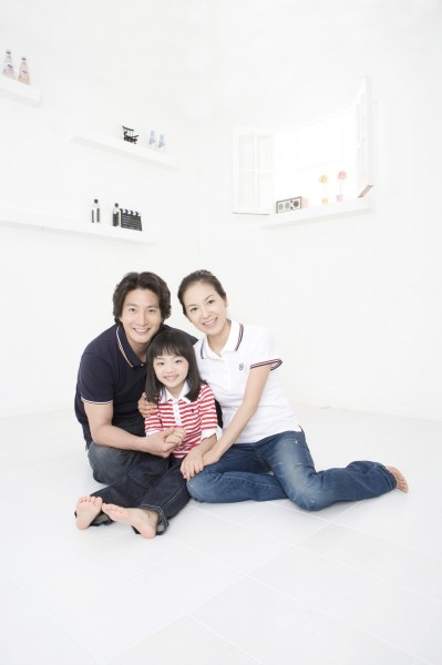 点击大图看下一张：幸福家庭图片