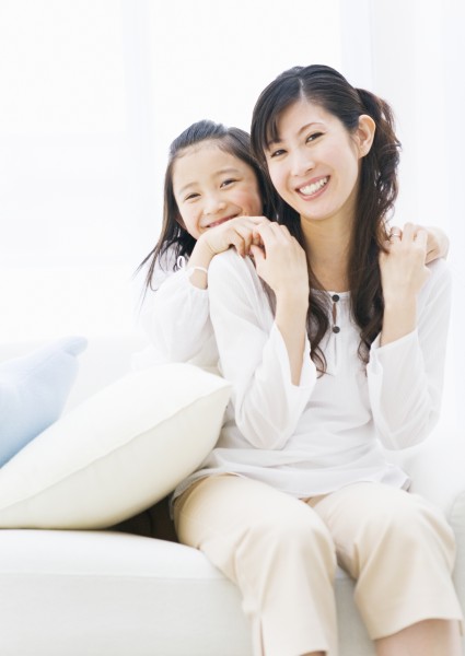 点击大图看下一张：幸福母女图片