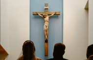 十字架上的耶稣图片_10张