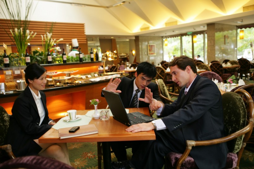 点击大图看下一张:业务洽谈图片