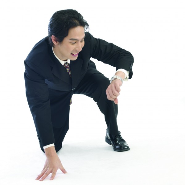 点击大图看下一张:职场男性表情形态图片