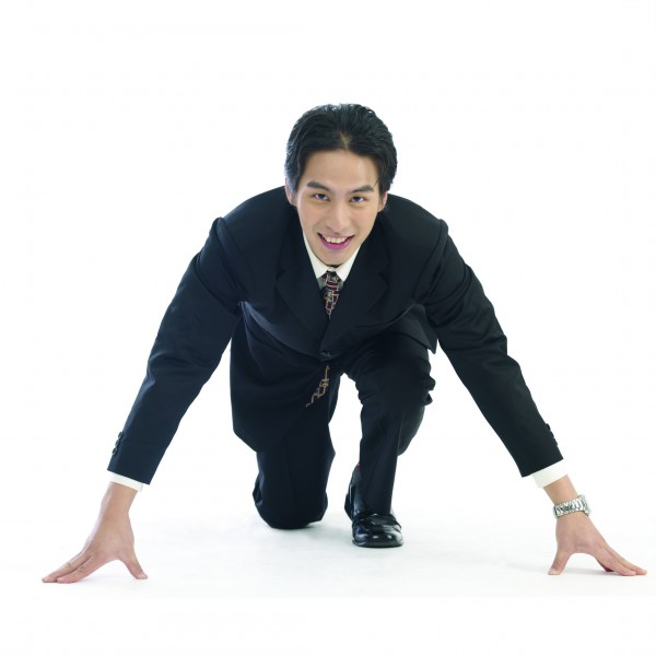 点击大图看下一张：职场男性表情形态图片