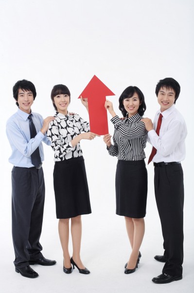 点击大图看下一张：职场前辈与新员图片