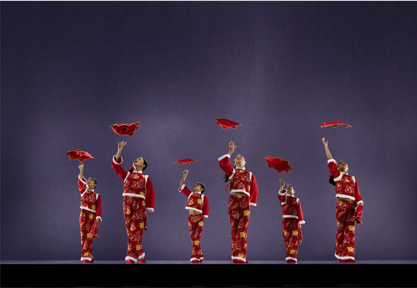 点击大图看下一张：中国传统表演艺术图片
