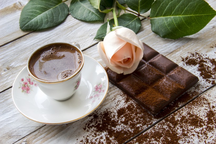 点击大图看下一张：咖啡鲜花戒指巧克力礼品素材图片