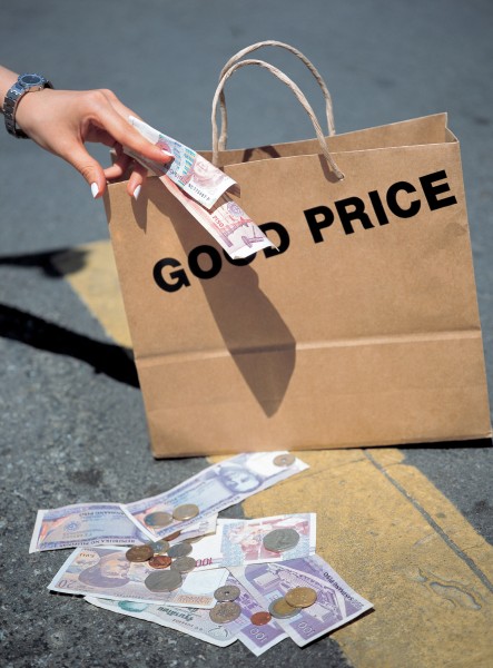 点击大图看下一张：金钱类创意图片