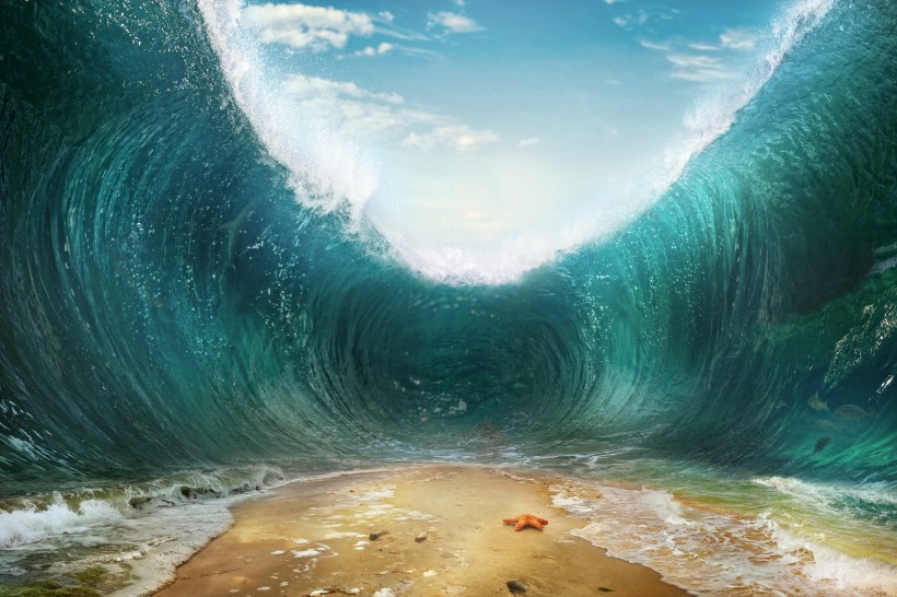 点击大图看下一张：巨大海浪创意图片