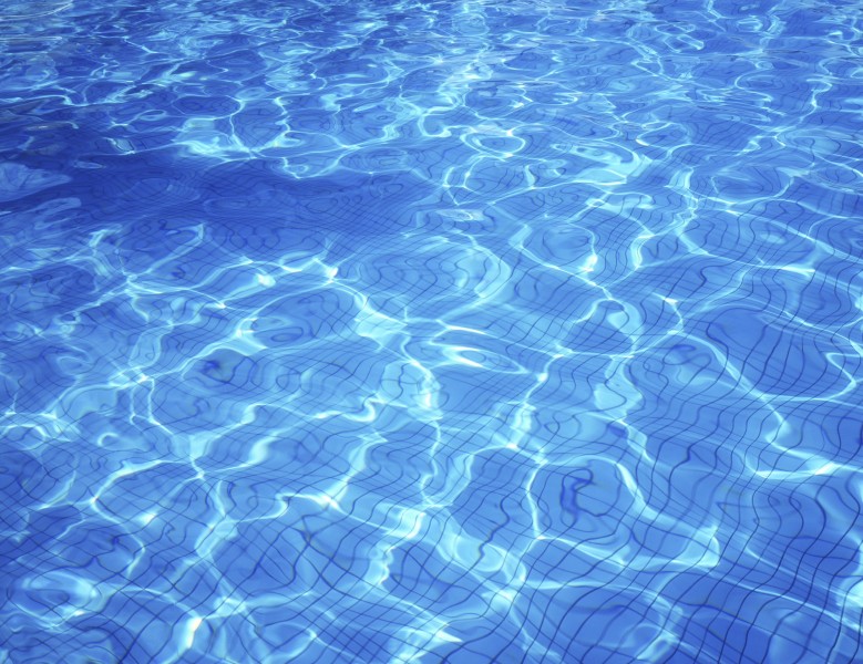 点击大图看下一张:微波水面图片