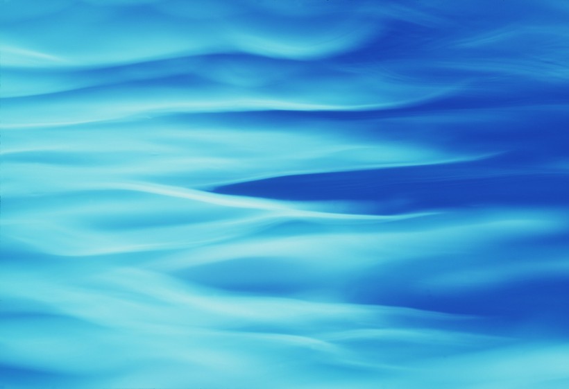 点击大图看下一张:微波水面图片