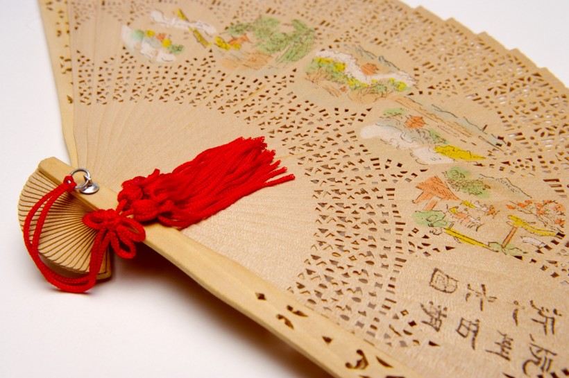 点击大图看下一张：中国传统扇子图片