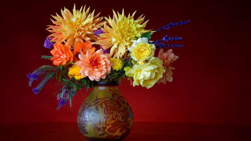 点击大图看下一张：简约文艺的花瓶图片