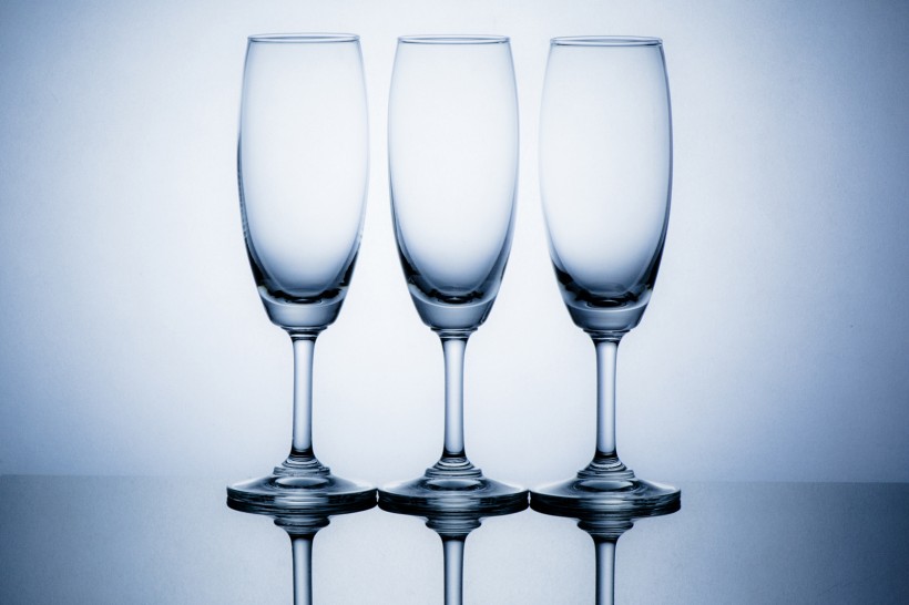 点击大图看下一张：玻璃杯和玻璃瓶图片