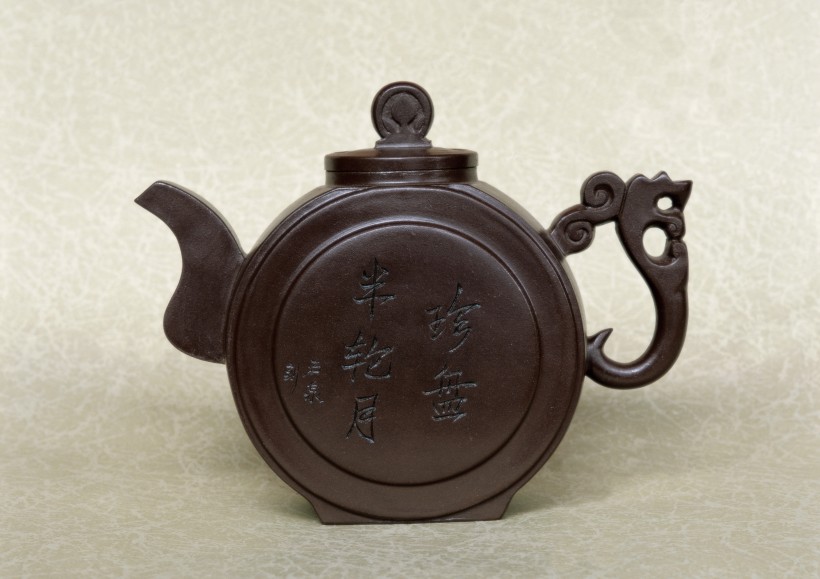 点击大图看下一张：中国茶壶图片
