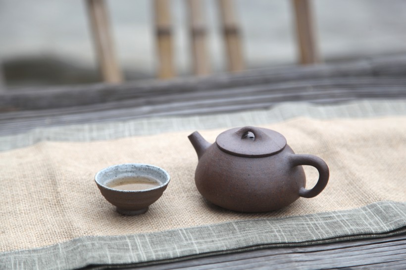 点击大图看下一张：陶器茶具的图片
