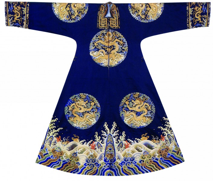 点击大图看下一张:中国传统服装图片