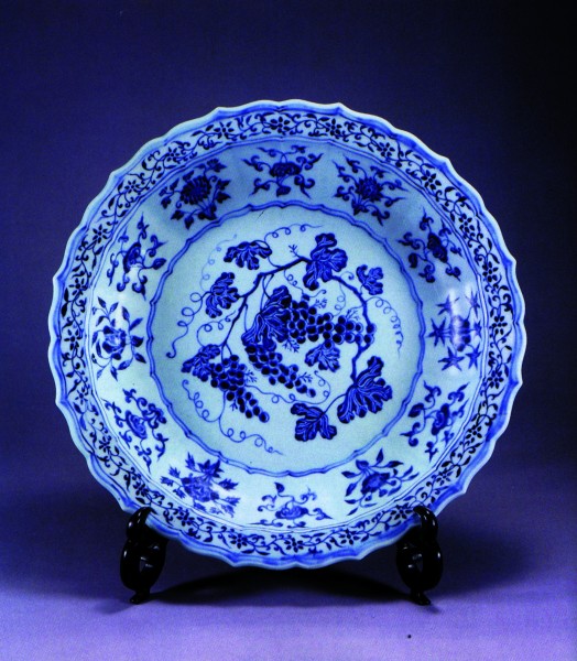 点击大图看下一张：陶瓷盘子图片