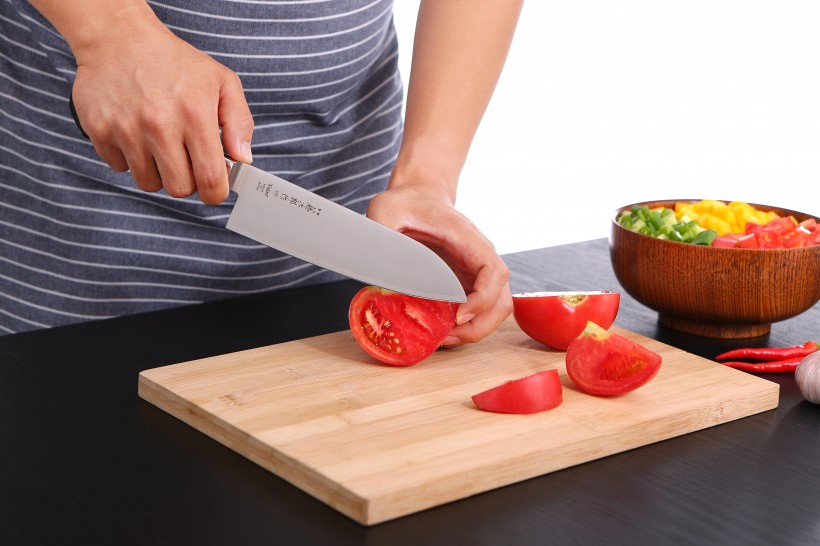 点击大图看下一张：厨房锋利的刀具图片