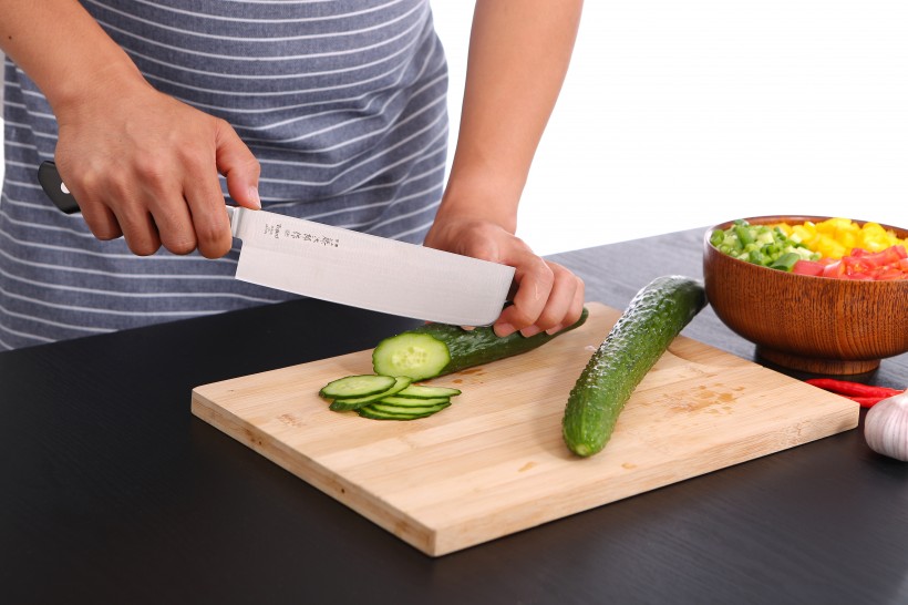 点击大图看下一张：厨房锋利的刀具图片