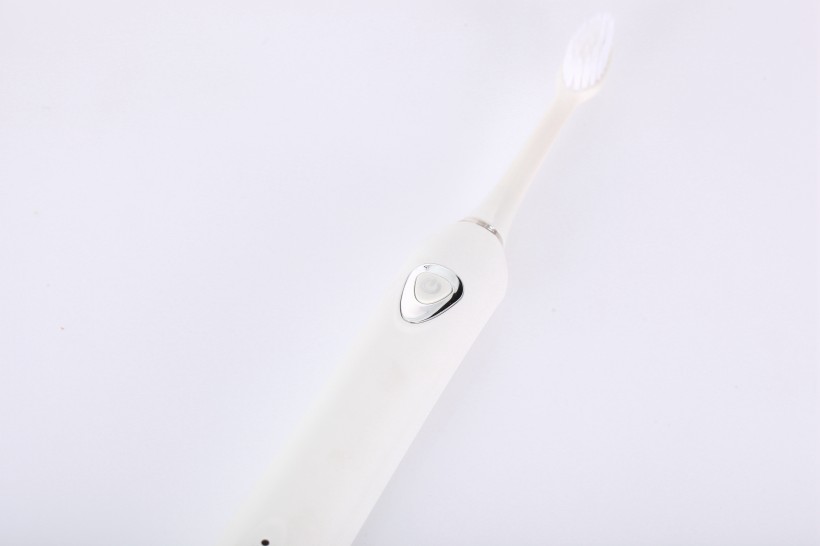 点击大图看下一张：非常实用的电动牙刷图片