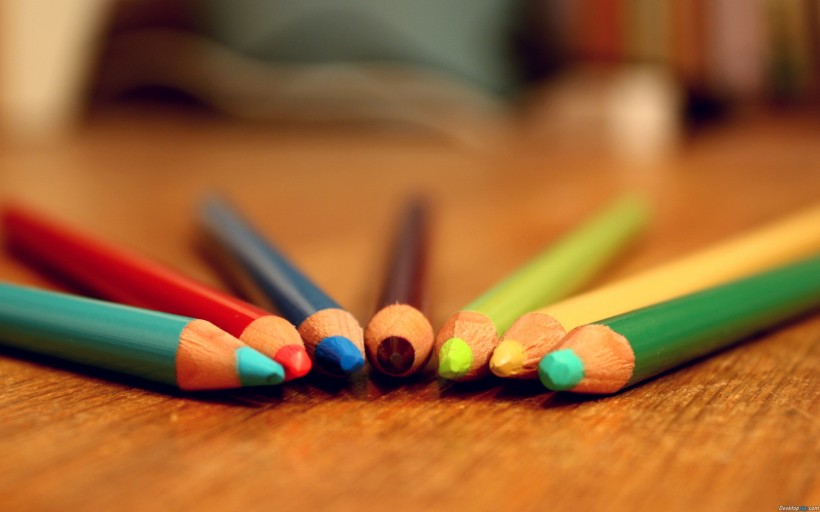 点击大图看下一张：儿童彩色铅笔图片