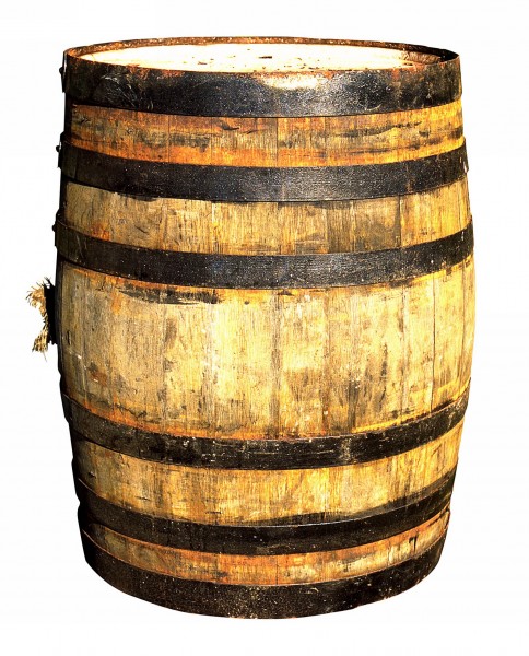 点击大图看下一张：木制酒桶图片