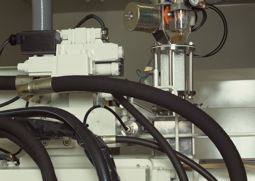 点击大图看下一张：机械设备图片