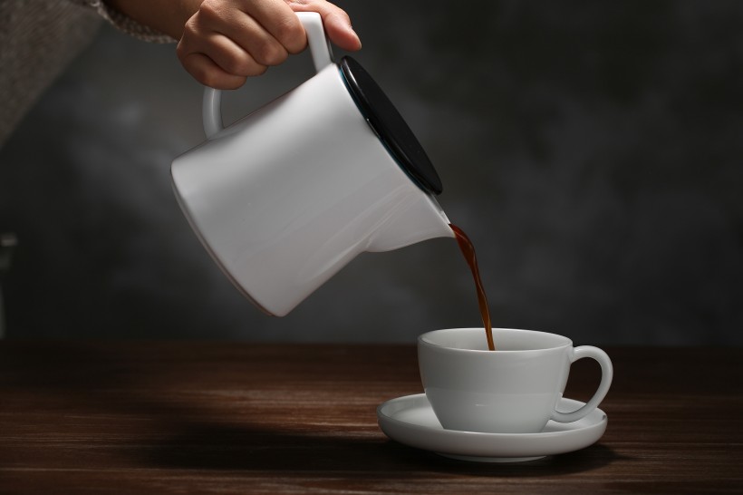 点击大图看下一张：精巧实用的咖啡壶图片