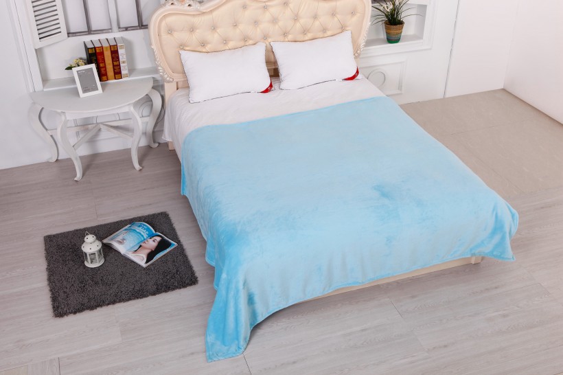 点击大图看下一张：柔软的卧室毛毯图片