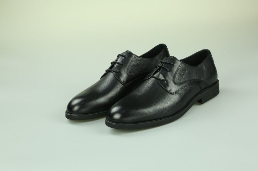 点击大图看下一张：黑色商务男士皮鞋图片