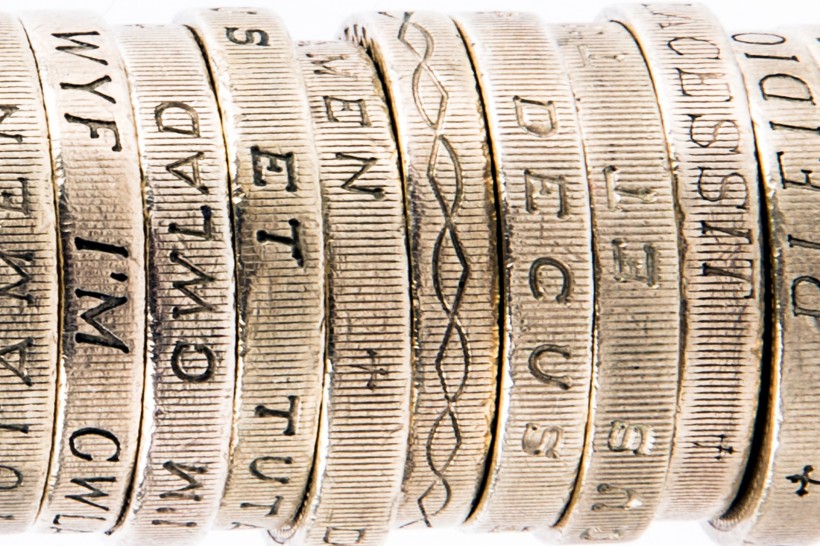 点击大图看下一张：英镑硬币图片