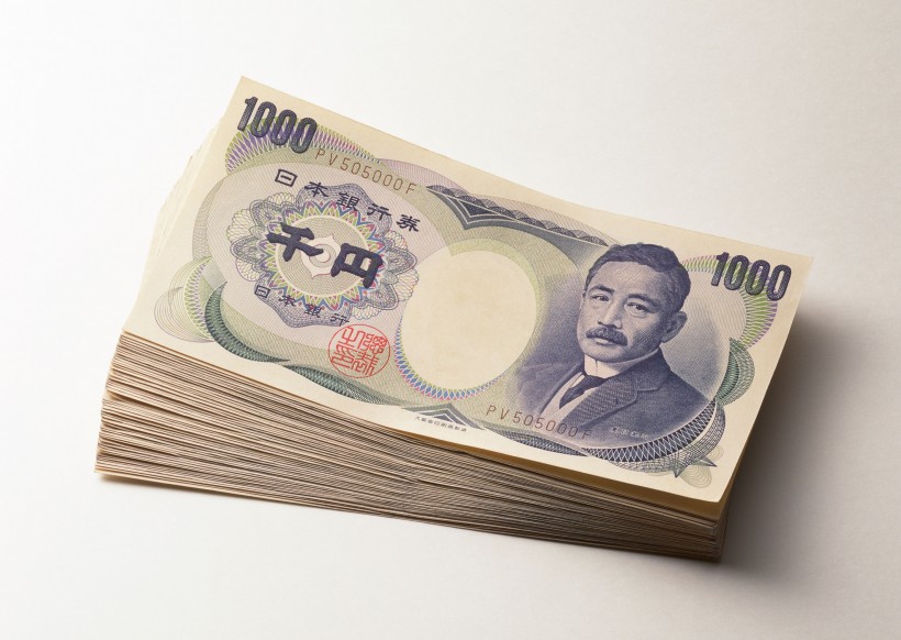 点击大图看下一张：日本货币图片
