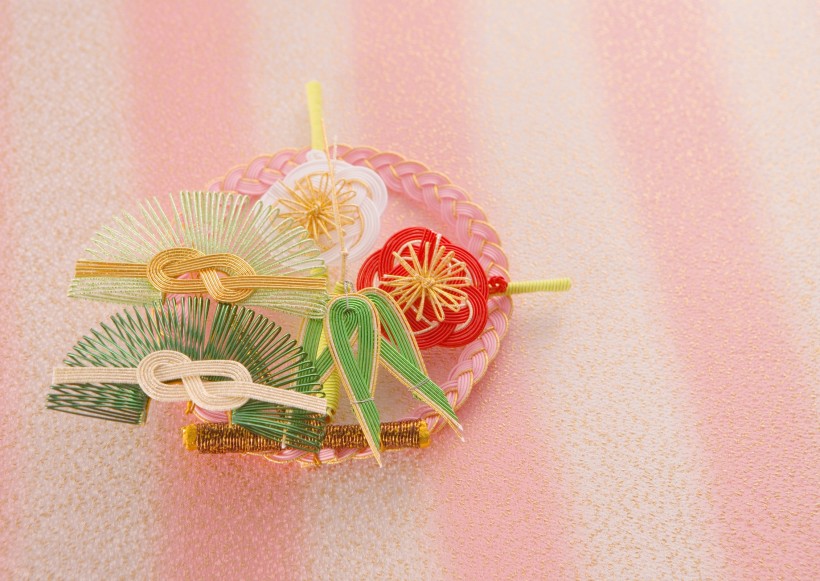 点击大图看下一张：日本新年物品图片