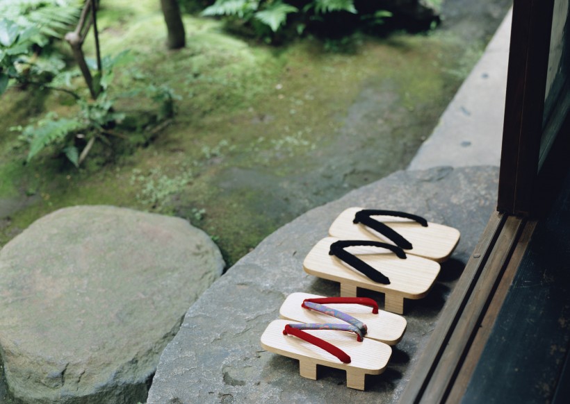 点击大图看下一张：日式拖鞋生活情景图片