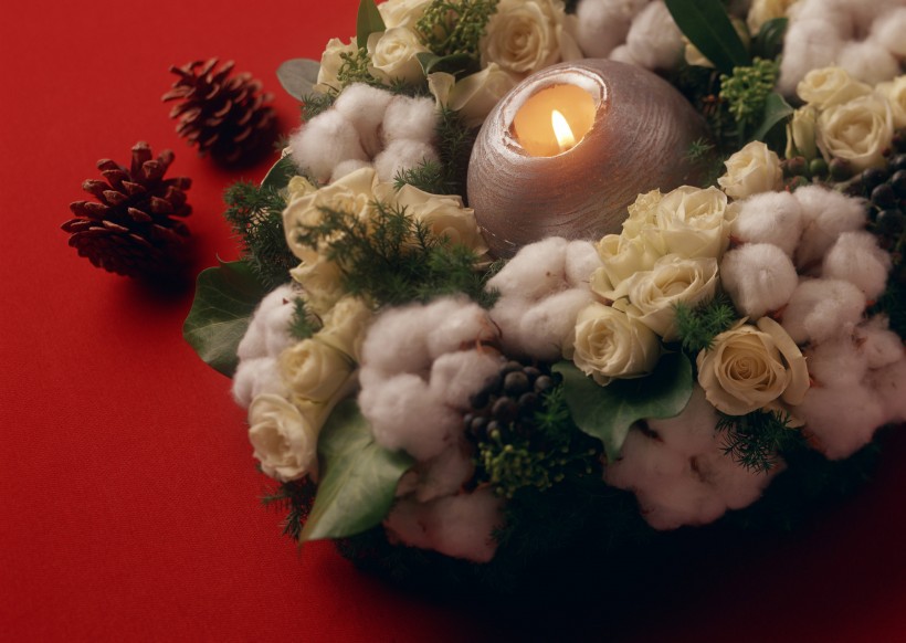 点击大图看下一张：圣诞节心形蜡烛花朵图片