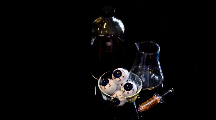 点击大图看下一张：玻璃试管和玻璃烧杯图片