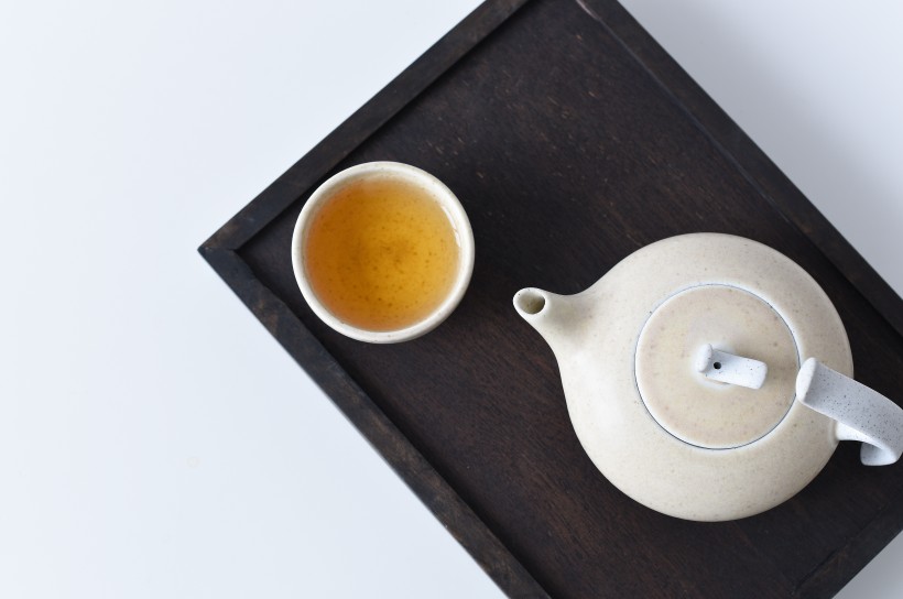 点击大图看下一张：陶瓷茶壶图片