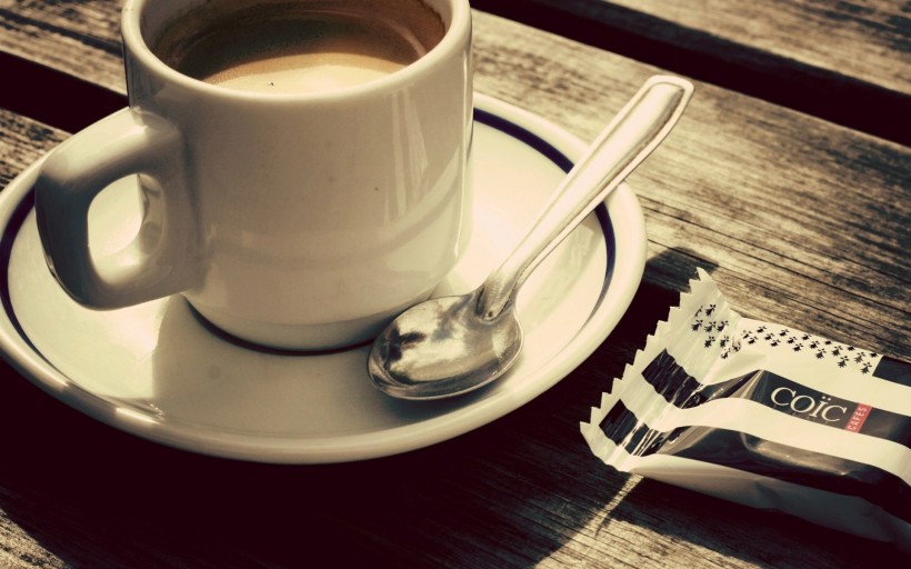 点击大图看下一张：温暖的咖啡杯图片