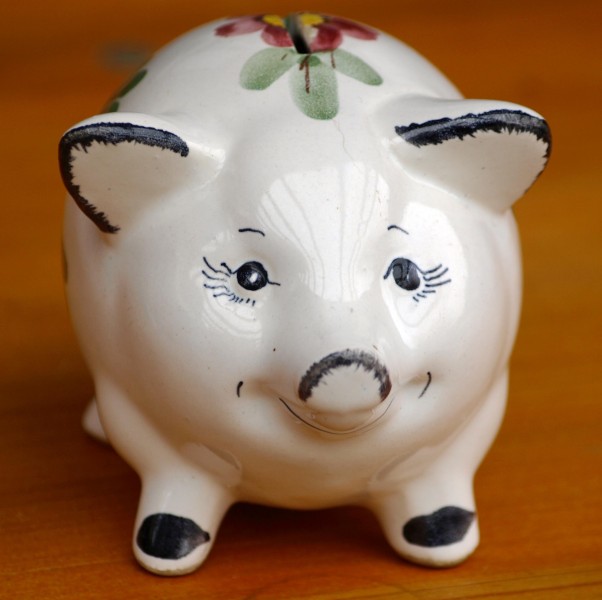 点击大图看下一张：小猪存钱罐图片