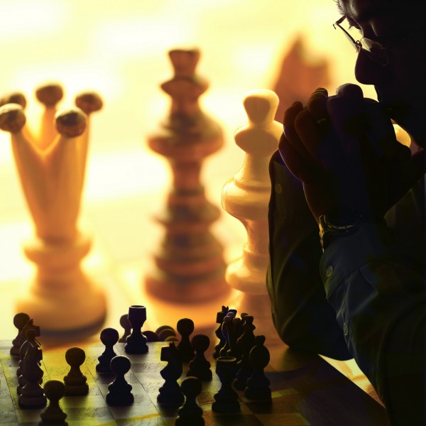 点击大图看下一张：下棋与对弈图片