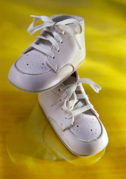 点击大图看下一张：婴儿衣服鞋子图片