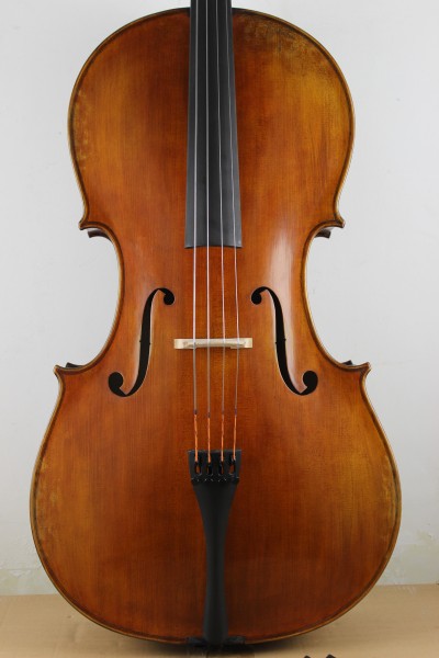 点击大图看下一张：小号和大提琴乐器图片