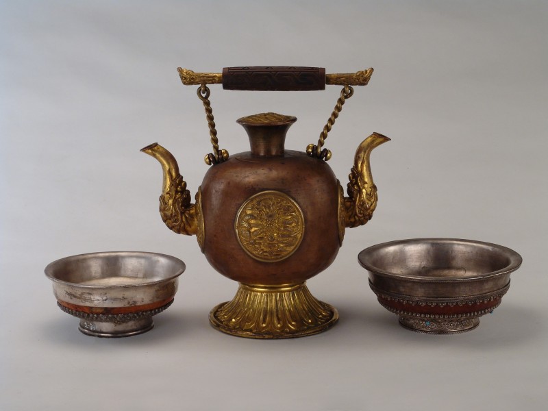 点击大图看下一张：中国古代“壶”图片
